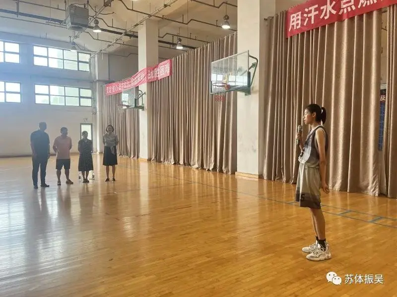 刻苦训练篮球时如何避免受伤的建议_0